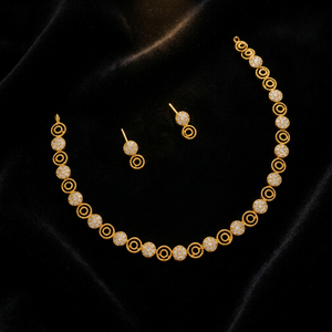 Elegante conjunto de collar de cadena con disco hueco chapado en oro y pendientes de flor con circonitas, joyería de moda minimalista para uso diario y fiestas. - Product Image 3