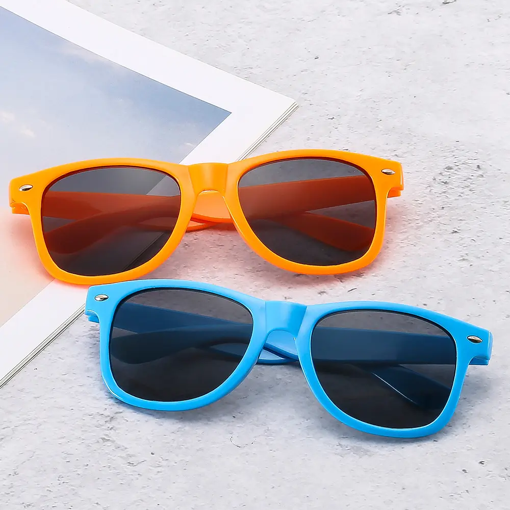 Classique rétro lunettes de soleil lunettes de soleil hommes femmes pas cher promotionnel couleur lentille personnalisé en gros lunettes de soleil 2023