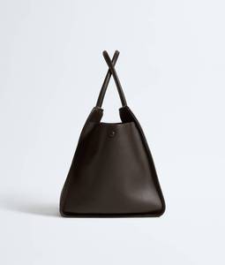 Bottega BV Barbara <b>Tote</b> <b>Zipped</b> <b>tote</b> bag with streamlined silhouette made with Intrecciato craft in supple nappa leather Veneta - Product Image 3