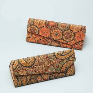 Estuche Rígido para Gafas de Sol con Diseño de Totem, Plegable y Triangular, para Hombre y Mujer, Venta al Por Mayor - Product Image 1