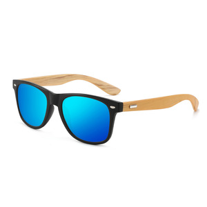 Gafas de Sol con Marco Negro y Lentes Rojas, Protección UV400, Unisex, para Uso en Exteriores - Product Image 4