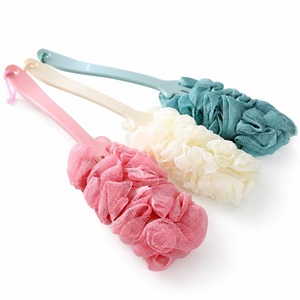 Brosse corporelle à long manche, éponge de bain exfoliante, brosse de douche en maille, brosse exfoliante pour le nettoyage du corps et les soins spa - Product Image 2