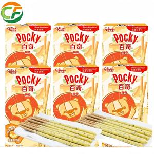 Bâtonnets de biscuits sandwichs Pock Chocolate Sweet faibles en gras avec grains croustillants 55g en boîte pour les collations en famille - Product Image 1