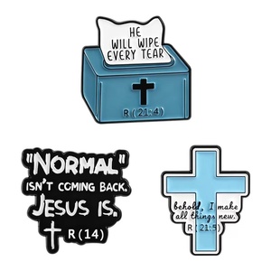 Pin de esmalte con cita bíblica cristiana de Jesús: Él limpiará cada lágrima, broche para solapa, venta al por mayor - Product Image 6
