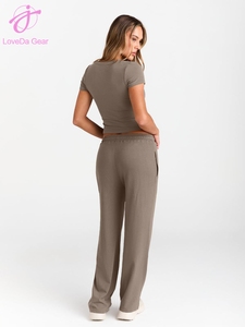 Ensemble deux pièces décontracté Loveda pour femme : T-shirt Y2K à col rond et manches courtes, pantalon ample de couleur unie - Product Image 3
