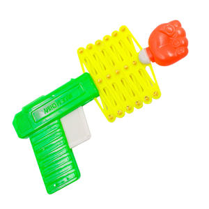 QF nouveauté drôle magique élastique rétractable poing pistolet jouet en plastique pour les 8-13 ans jeu pour enfants - Product Image 2