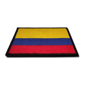Écussons brodés en chenille du drapeau national de la Colombie avec fixation auto-agrippante et magnétique 8x5cm Qualité supérieure - Product Image 2