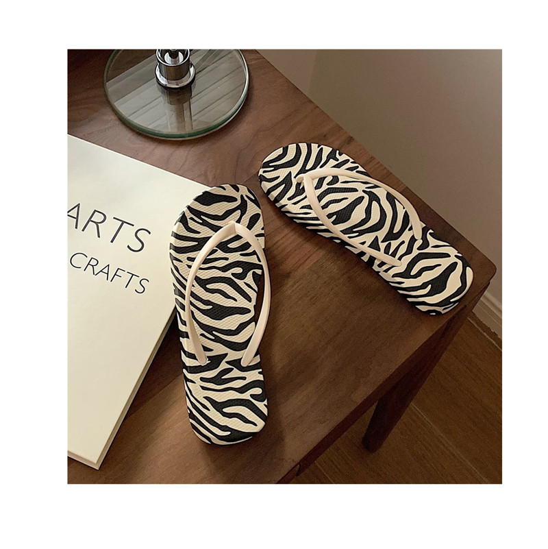 Beach Flip Flops Women Non-slip House Footwear Summer Flat Shoes Indoor Bathroom Slides