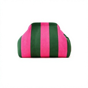 Pochette en polyester tricoté rayé durable avec fermeture éclair, style nuage, polyvalente, minimaliste, pour cosmétiques et voyage, grande capacité, portable - Product Image 1