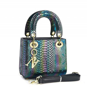 Elegante Bolso de Mano Cuadrado para Mujer con Patrón de Serpiente, Correa Extraíble, Decoración con Logotipo, Material PU, Bolso Cruzado para Uso Diario - Product Image 6
