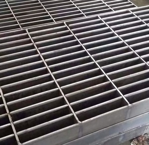 <span class=keywords><strong>Grille</strong></span> en acier fournie directement par l'usine, <span class=keywords><strong>grille</strong></span> métallique galvanisée à chaud avec dimensions personnalisées pour usage industriel et commercial - Product Image 4