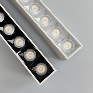 Suspension LED linéaire à intensité variable avec éclairage vers le haut et vers le bas, optique à lentilles à lamelles noires/transparentes pour l'éclairage de bureau - Product Image 3