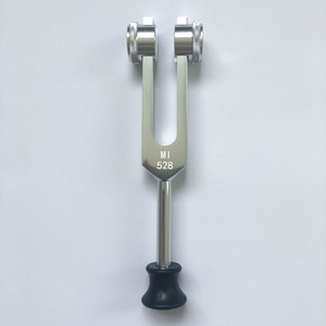 Diapason 528 Hz, Diapason lesté 528 Hz, Diapason MI528, Diapason 528 Hz avec base de massage et housse en tissu. - Product Image 4