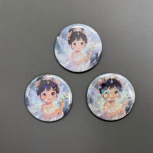 เข็มกลัดโลหะทรงกลมลายการ์ตูนอนิเมะแบบกำหนดเองสำหรับขายส่ง คุณภาพสูง แบบโฮโลแกรม สำหรับติดกระเป๋าและเสื้อผ้า - Product Image 3