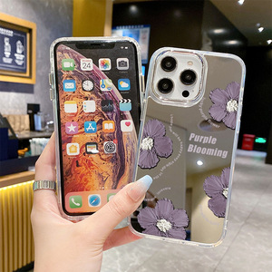 Custodia per <span class=keywords><strong>iPhone</strong></span> 17 PROMAX con effetto 3D e design floreale viola, finitura a specchio, cornice argentata, compatibile anche con <span class=keywords><strong>iPhone</strong></span> 16, in materiale morbido. - Product Image 3