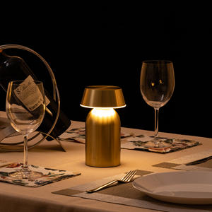 Lampe de table LED sans fil moderne rechargeable portable à commande tactile RGB en aluminium alimentée par batterie Décoration de bar d'hôtel CRI 90 - Product Image 3