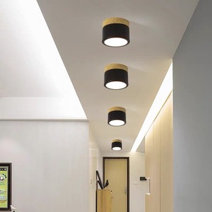 Plafonnier LED Minimaliste Moderne 9W Tricolore avec Accents en Bois pour Couloir et Balcon - Product Image 2