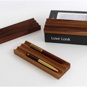 Porte-stylos en bois personnalisé à trois fentes, organiseur de bureau pour pinceaux de calligraphie, en bois massif artisanal - Product Image 3