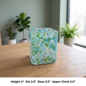 Jarrón de Vidrio Cuadrado Hecho a Mano de 4 Pulgadas de Alto con Puntos Azules Verdes - Product Image 3