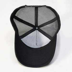 Casquette de camionneur unisexe en coton à 5 panneaux, personnalisable, de haute qualité, avec logo brodé, en maille, à fermeture snapback, style sport et mode, vente en gros - Product Image 4
