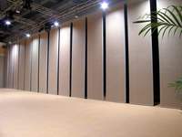 Cloison mobile pliable moderne à cadre en aluminium, isolée phoniquement, pour plafond, idéale pour salles de conférence, écoles et villas