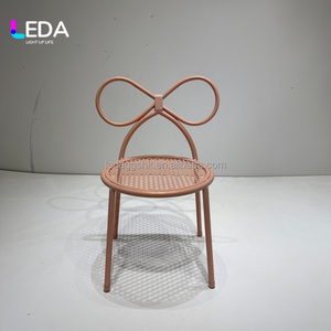 Sillas Metálicas Rosadas con Lazo para Fiestas Infantiles, Baby Shower, Cumpleaños, Decoración para Fiestas de Niñas, Precio de Fábrica LEDA - Product Image 1