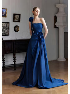 Vestido de Noche Elegante Estilo Chic LY-PD0131, Vestido de Fiesta para Damas, Satén, Sin Mangas, Corte en A, Corsé, Cola Larga, Decoración Floral - Product Image 2