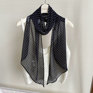 Écharpe classique noire à pois pour femme, légère en mousseline, châle vintage à pois en polyester, longue écharpe de cou 180x26cm OEM/ODM - Product Image 5