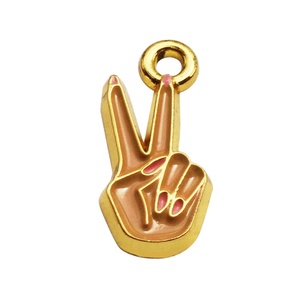 Phụ Kiện Quyến Rũ Biểu Tượng Tráng Men Hợp Kim Kẽm Bangle Mặt Dây Chuyền 3d Nhỏ Khắc Thẻ Trang Sức Với Nhẫn - Product Image 1