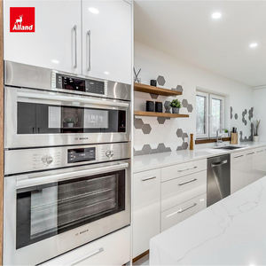 Cuisine moderne avec îlot en marbre et comptoir en cascade, armoires de cuisine de luxe Alland, finition brillante, rénovation, décoration, Australie - Product Image 2