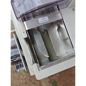 Máquina selladora de placas Petri para uso en laboratorio con cubierta de seguridad y ajustes regulables - Product Image 5