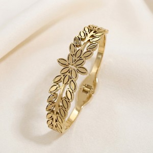 Personalized Waterproof Stainless Steel Vintage Luxury Jewelry Women Bulk <b>Leaf</b> Cuff Bracelets 18K Gold Plated Party - Product Image 2