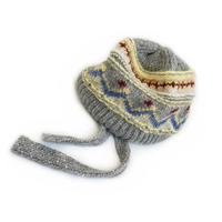 Bonnets avec logo personnalisé, gris, en tricot Fair Isle, avec attaches, motif vintage, doux, chauds, pour l'hiver, bonnets d'extérieur