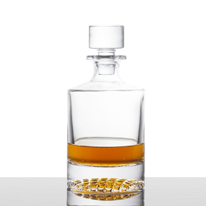 <span class=keywords><strong>Carafe</strong></span> à <span class=keywords><strong>whisky</strong></span> de <span class=keywords><strong>luxe</strong></span> en <span class=keywords><strong>cristal</strong></span> 900 ml avec base montagne 3D unique, bouteille à liqueur en verre avec bouchon en verre sans plomb - Product Image 3