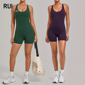 RUIQUWIN OEM Mono de yoga sin espalda tipo racerback para mujer, sin costuras, elástico en cuatro direcciones, de secado rápido, de una pieza, para gimnasio y pilates - Product Image 1