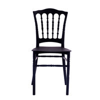 Chaises Napoléon blanches empilables modernes en vente chaude pour les locations d'événements, les mariages et les fêtes