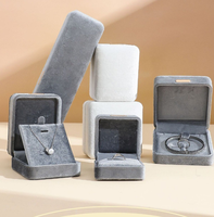 Boîte à bijoux en velours imperméable réutilisable en gros pour bagues, boucles d'oreilles, colliers, bracelets, montres, emballage cadeau, boîte rigide