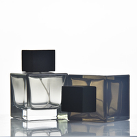 Flacon de parfum portable en verre transparent noir carré de luxe personnalisé, vide, 50 ml, 100 ml, avec couvercle en bois