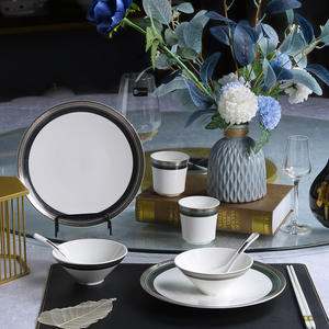 Juegos de Vajilla de Cerámica en Blanco y Negro con Bordes Dorados, Tazones para Sopa con Diseño de Patchwork para Hoteles, Restaurantes, Bodas y Fiestas - Product Image 1