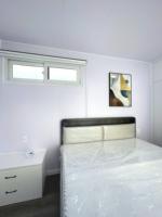 Casa Contenedor Integrada de 40 Pies con 4 Dormitorios, Oficina, Baño Completo, Paneles de Pared EPS de 45 mm, Ventana con Doble Acristalamiento