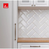 Allandcabinet Armoire de cuisine de style campagnard français avec cadre américain Armoire en bois massif blanc perlé et surélevé