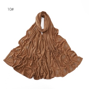 Malaysia musulmana señora elegante suave invierno Jersey bufanda Color sólido largo diamante piedra chales para mujeres H484 - Product Image 6