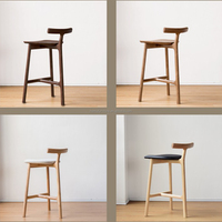 Chaise de bar en cuir HOMU à dossier bas avec base trépied en bois massif, design élégant sans accoudoirs (marron-noix 28 pouces) pour salles à manger d'hôtel