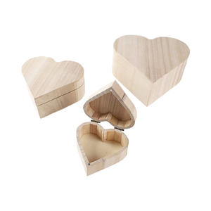 Nouvelle boîte organisatrice de bijoux en bois poli écologique faite à la main, forme de cœur, taille personnalisée disponible par Global Exports - Product Image 4