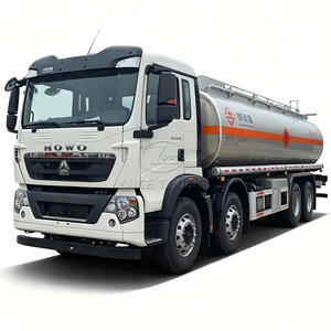Camion-citerne à pétrole très apprécié 25m³-35m³ Sinotruk HOWO, camion de transfert de carburant diesel interne pour base pétrolière - Product Image 1