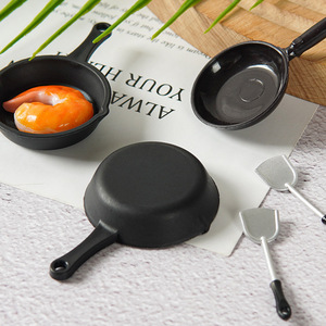 Wok, sartén y espátula en miniatura realistas, modelo para casa de muñecas, accesorios de juguete para comida de casa de muñecas DIY. - Product Image 2