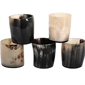 Vaso de Cuerno de Búfalo con Forma Natural, Pulido, Rústico, Decoración para el Hogar, Vaso de Cuerno Artesanal Duradero - Product Image 1