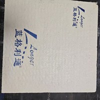 Convoyeur utilisant l'imprimante à jet d'encre UV OMA A800 pour bouteille tasse PE bouteille PVC cartes d'identité date d'expiration impression de code QR