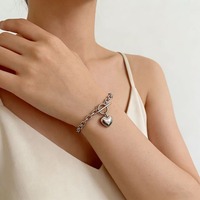 Bracelet minimaliste avec pendentif cœur, chaîne épaisse à maillons, fermoir OT, en acier inoxydable, bijoux de poignet TGSL5810