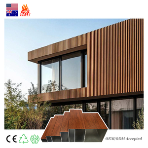 Panneau de façade horizontal extérieur personnalisé en aluminium à grain de <span class=keywords><strong>bois</strong></span> avec moustiquaire Système de revêtement mural extérieur étanche - Product Image 2